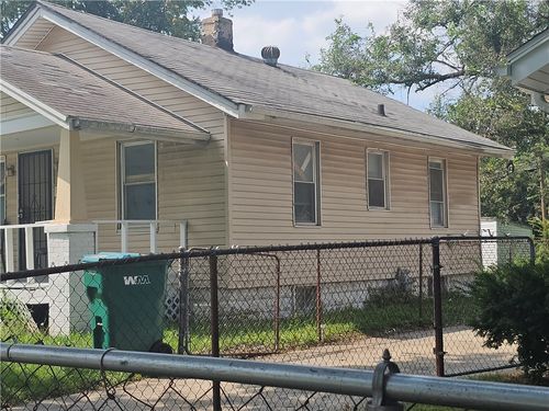 1746 E Locust St, Decatur, IL, 62521-1453 | Card Image