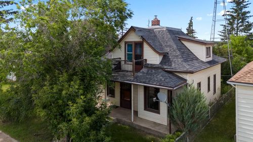 {{alt}} | Card Image