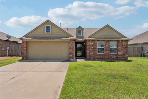 18328 E 42nd St, Tulsa, OK, 74134-5949 | Card Image