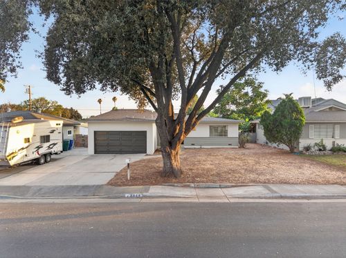 4944 Wilton Pl, Riverside, CA, 92504-1364 | Card Image