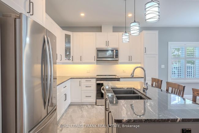 44 Birch Cres, House other with 2 bedrooms, 2 bathrooms and 4 parking in Bobcaygeon ON | Image 5