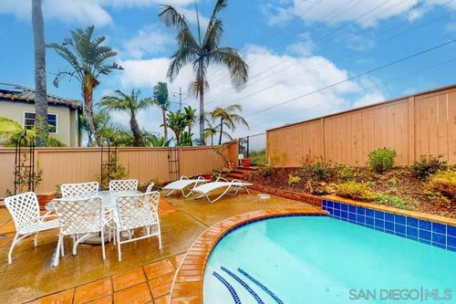 863 Starflower Rd, Encinitas, CA, 92024-2467 | Card Image