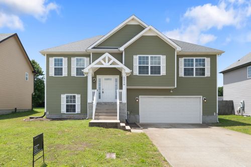 2216 Trophy Trce, Clarksville, TN, 37040-6271 | Card Image