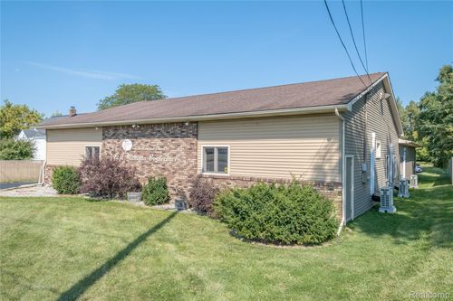2186 W Vienna Rd, Clio, MI, 48420-2128 | Card Image