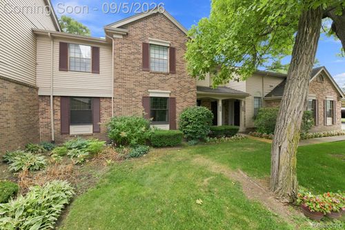 29690 Pine Ridge Cir, Farmington Hills, MI, 48331-1853 | Card Image