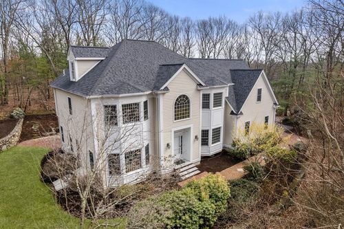 57 Flint Locke Ln, Medfield, MA, 02052-1915 | Card Image
