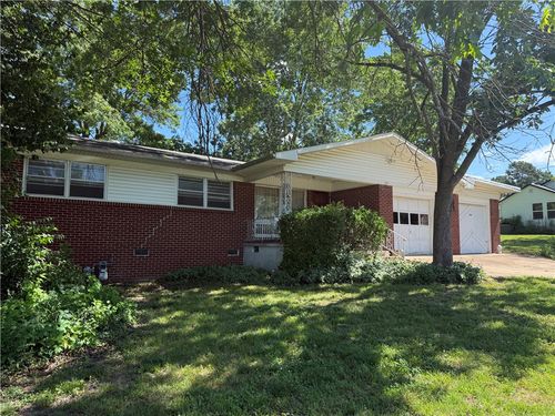 208 E Mountain Ave, Berryville, AR, 72616-3014 | Card Image