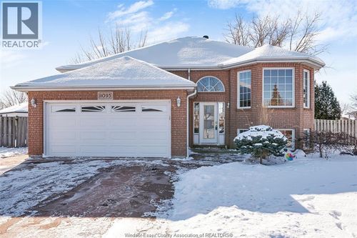 11095 Ancona Cres, Windsor, ON, N8R2K2 | Card Image