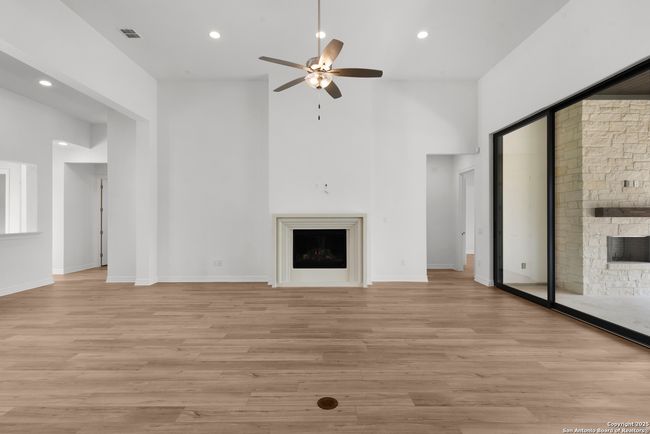 8166 Blue Oak, House other with 4 bedrooms, 5 bathrooms and null parking in Garden Ridge TX | Image 10