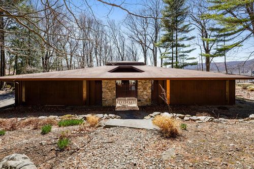 5 Laura Ln, Pomona, NY, 10970-2016 | Card Image