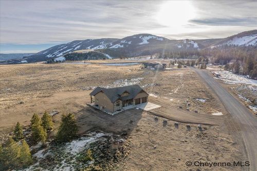 18 Rainbow Valley Rd, Centennial, WY, 82055-5051 | Card Image