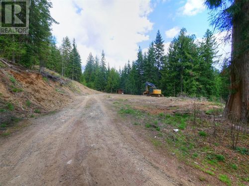 4679 Spur Rd, Central Kootenay Rd Rural, BC, V0G1Z0 | Card Image