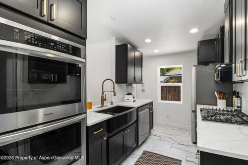 27 Pica Ln, Carbondale, CO, 81623-8730 | Card Image