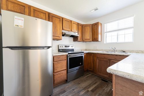 1-1560 W 300 S, Vernal, UT, 84078-3902 | Card Image