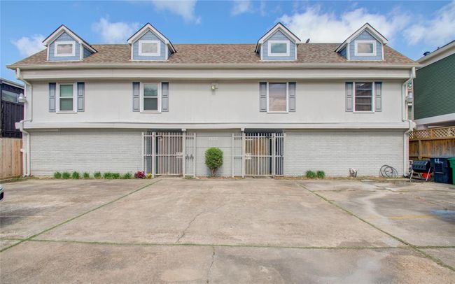 Condo is in a gated community and minutes from restaurants and shopping | Image 18