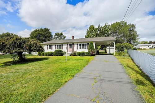 89 Meadowbrook Rd, Holyoke, MA, 01040-1440 | Card Image