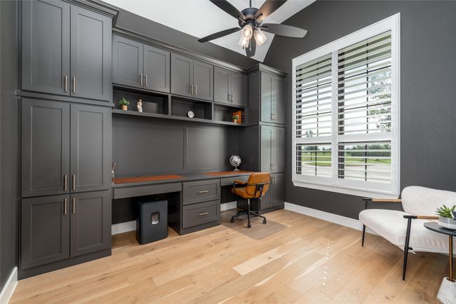 Custom built-in desk and cabinetry in office | Image 7