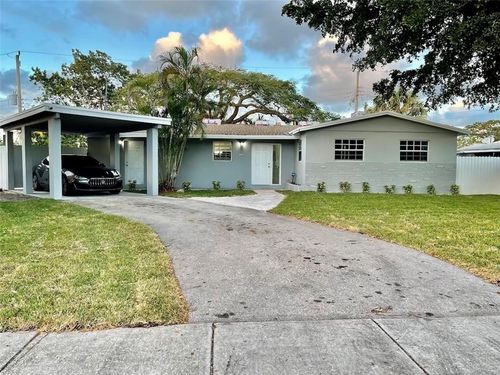 841 Ne 51st St, Deerfield Beach, FL, 33064-4843 | Card Image