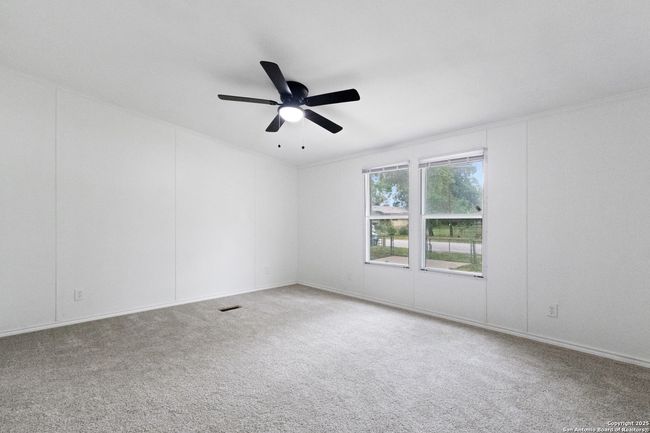 15024 Mesquite St, House other with 3 bedrooms, 2 bathrooms and null parking in Lytle TX | Image 11