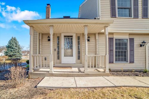 381-2664 College Hill Cir, Schaumburg, IL, 60173-5756 | Card Image