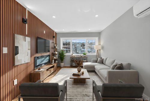 1167 E 224th St, Bronx, NY, 10466-5834 | Card Image