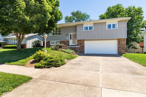 6906 N Rockvale Drive, Peoria, IL, 61614 | Card Image