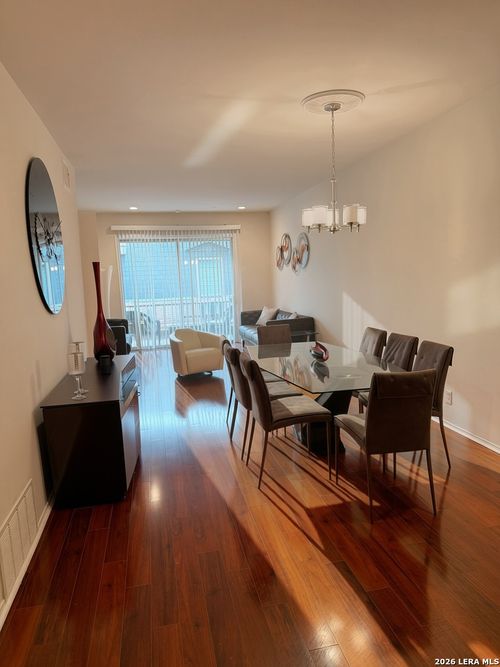 4b-7711 Broadway, San Antonio, TX, 78209-3209 | Card Image