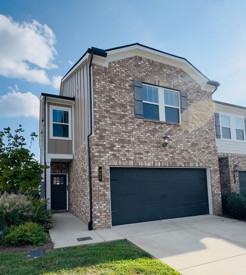 862 Longleaf Ln, Columbia, TN, 38401-1085 | Card Image