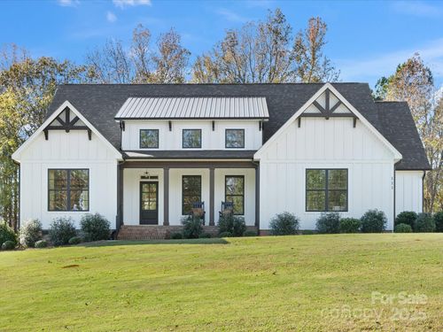 111 Alberta Ave, Belmont, NC, 28012-2801 | Card Image