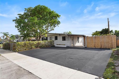 1410 Nw 42nd St, Oakland Park, FL, 33309-4526 | Card Image