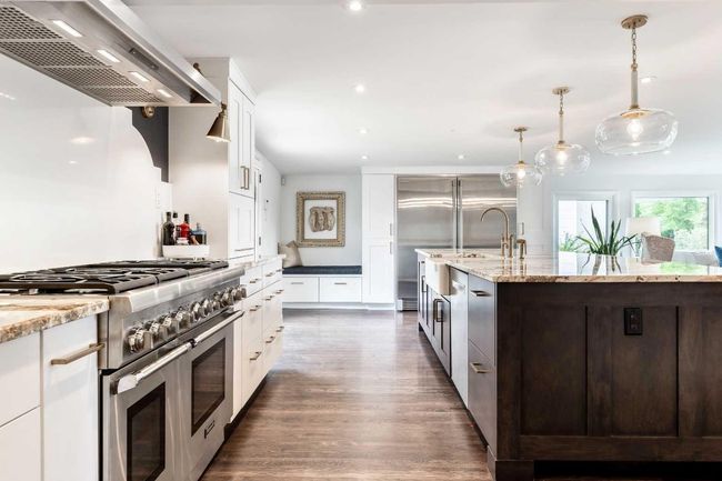 2328 Uxbridge Drive Nw, House other with 3 bedrooms, 3 bathrooms and 5 parking in Calgary AB | Image 12
