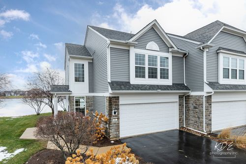 651 Hawley Dr, Oswego, IL, 60543-4067 | Card Image