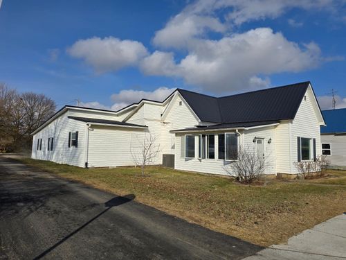 211 E Wapakoneta St, Waynesfield, OH, 45896-9484 | Card Image