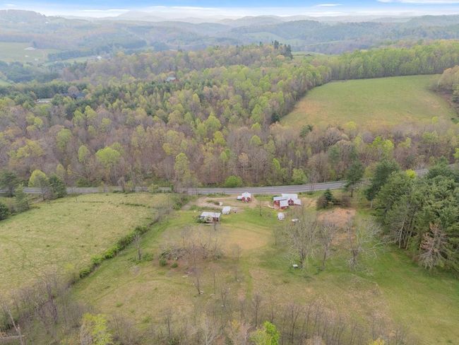 860 Floyd Hwy S, House other with 3 bedrooms, 2 bathrooms and null parking in Floyd VA | Image 79