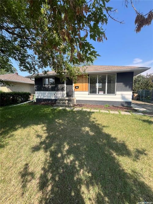 259 Broad St N, Regina, SK, S4R2X7 | Card Image