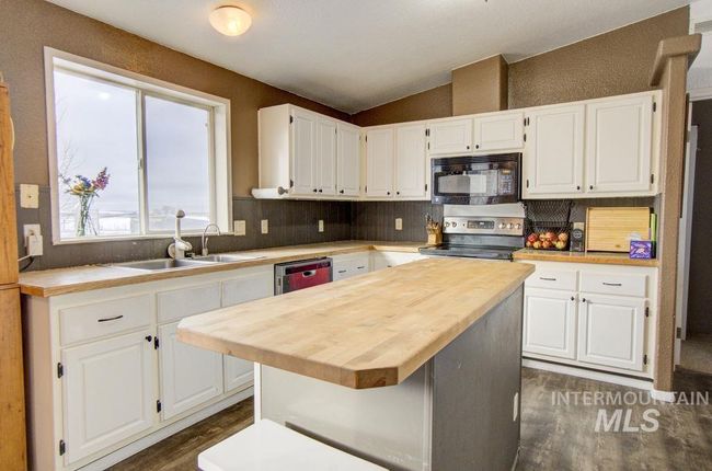 1126 E 720 N, House other with 3 bedrooms, 2 bathrooms and 2 parking in Richfield ID | Image 4
