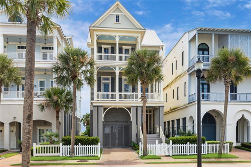 2553 E Seaside Dr, Galveston, TX, 77550 | Card Image