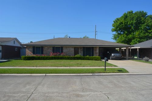 205 S Moss Dr, Houma, LA, 70360-3937 | Card Image