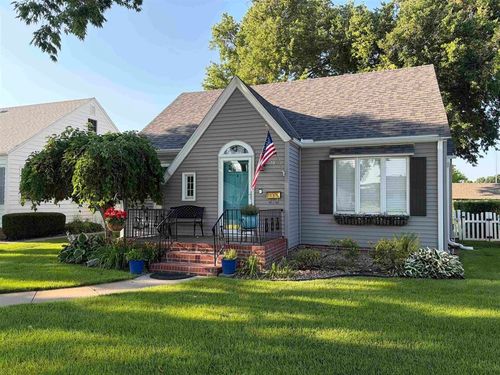 110 5th Ave, Holdrege, NE, 68949-2107 | Card Image