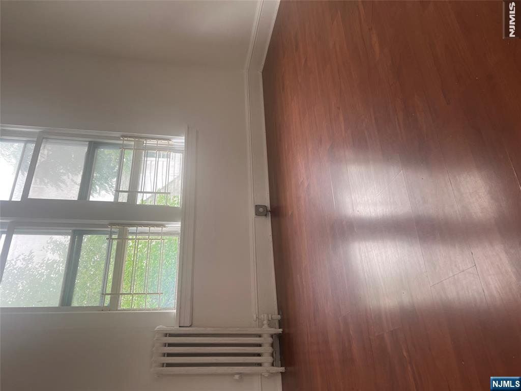 Residential Lease in Clifton 3