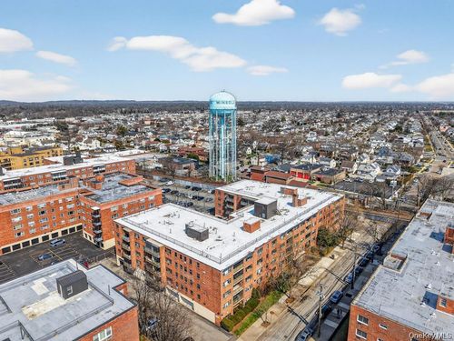 4r-100 Clinton Ave, Mineola, NY, 11501-2850 | Card Image