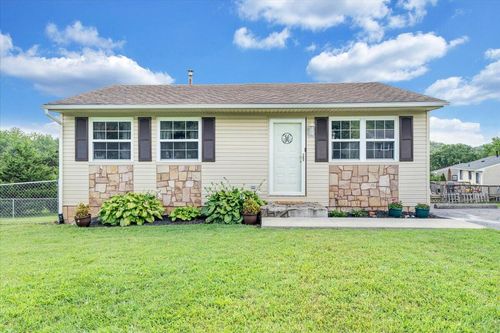 8575 Brubaker Dr, Roanoke, VA, 24019-1834 | Card Image