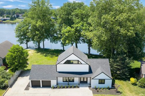 55981 Riverdale Dr, Elkhart, IN, 46514-1153 | Card Image