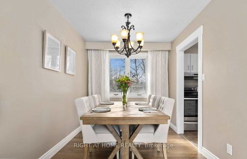 15 Colleen Ave, Barrie, ON, L4M2M9 | Card Image