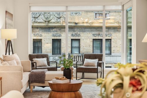 unit-812-1920 4th Ave, Seattle, WA, 98101-5108 | Card Image