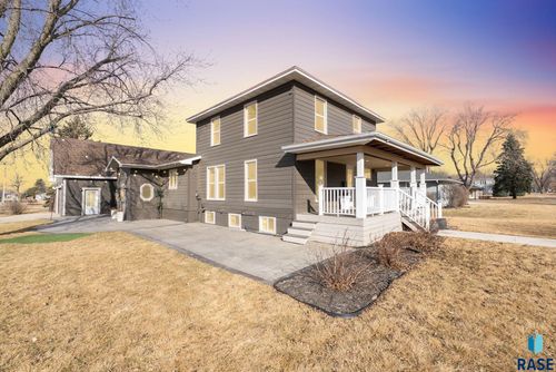 411 S 6th St Street, Beresford, SD, 57004 | Card Image
