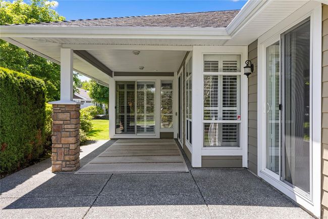 Covered patio space | Image 18