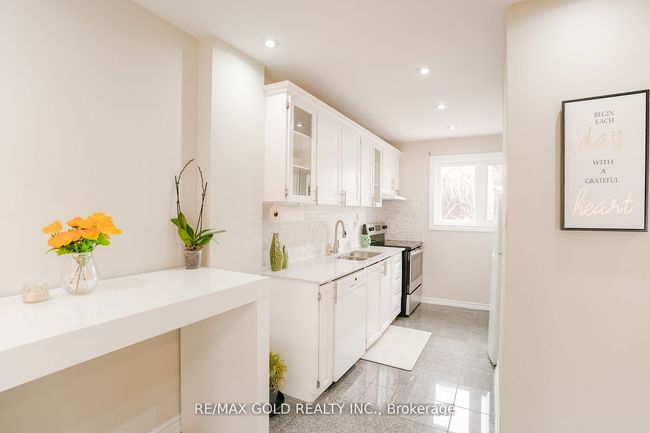 9 Havendale Crt, House attached with 4 bedrooms, 2 bathrooms and 5 parking in Brampton ON | Image 14