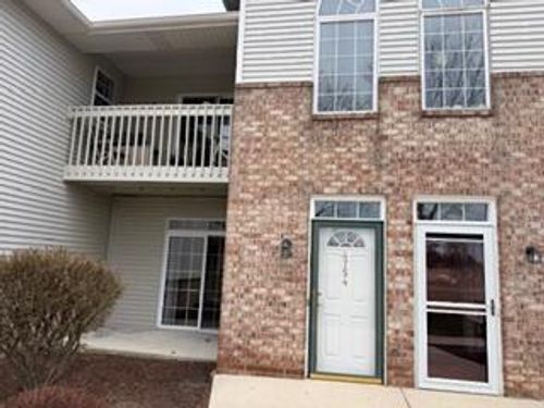 4754 W Maple Leaf Circle, Greenfield, WI, 53220 | Card Image