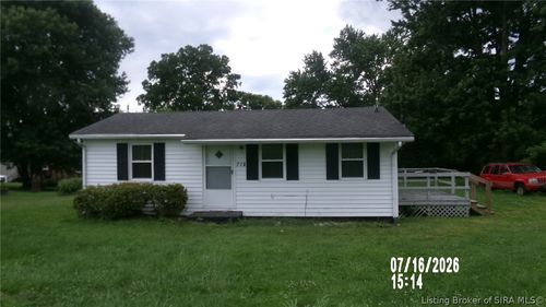 715 Old Salem Rd, Jeffersonville, IN, 47130-8353 | Card Image